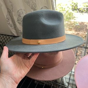 Lack of color gray hat Medium